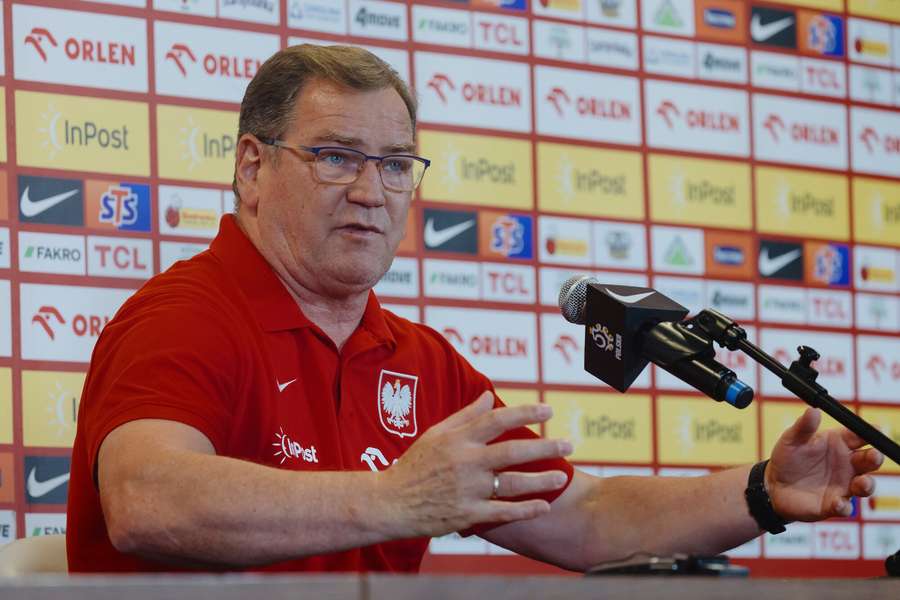 Urban wybiera piłkarzy na Nigerię i podsumowuje: "Rok mojej pracy uważam za nieudany" Urban wybiera piłkarzy na Nigerię i podsumowuje: "Rok mojej pracy uważam za nieudany"