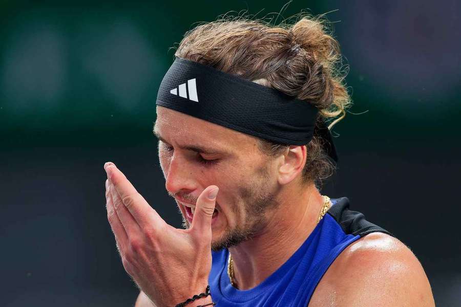 Alexander Zverev bereitet sich auf der Minigolfanlage auf sein nächstes Spiel in Shanghai vor.