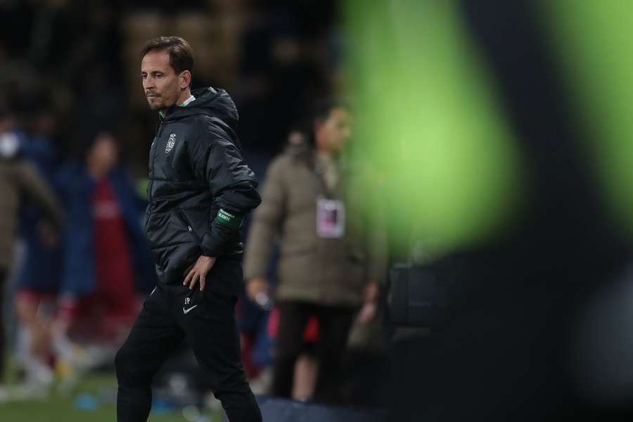 João Pereira pressionado no comando técnico do Sporting