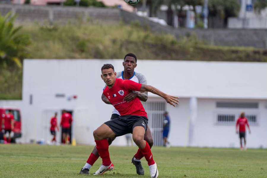 Sub-23 em treino com o plantel principal