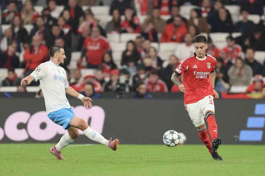 Enzo Barrenechea ao serviço do Benfica Enzo Barrenechea ao serviço do Benfica