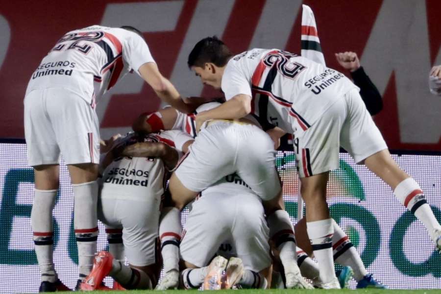São Paulo derrotou o Atlético-MG no Morumbis São Paulo derrotou o Atlético-MG no Morumbis