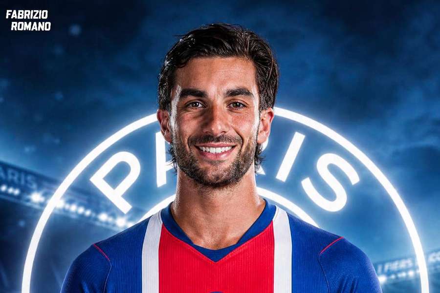 Ferran Torres a sosit la Paris și efectuează vizita medicală pentru PSG Ferran Torres a sosit la Paris și efectuează vizita medicală pentru PSG