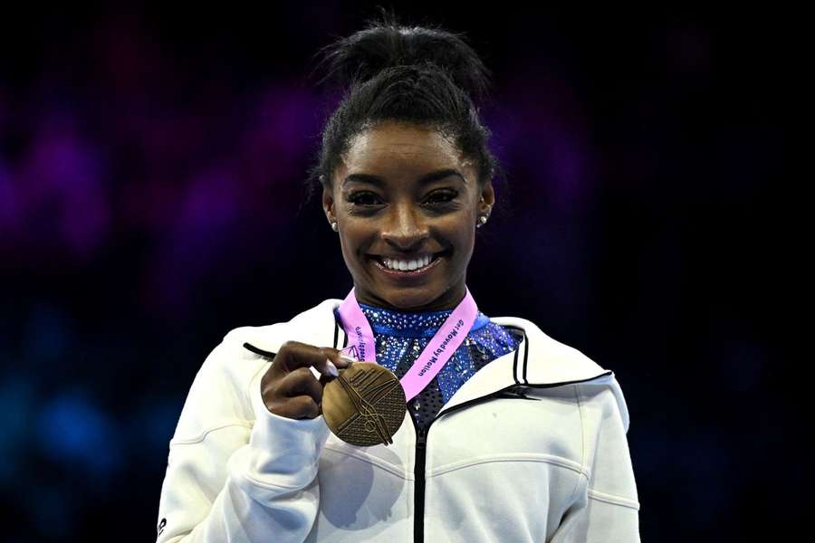 Biles reconquista título mundial de ginástica