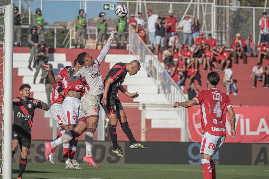 Rivais estão no meio de tabela da Série B