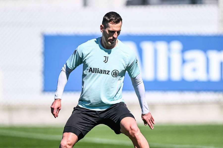 Oficjalnie: Juventus potwierdza kolejną kontuzję Milika. Zdążył zagrać w dwóch meczach