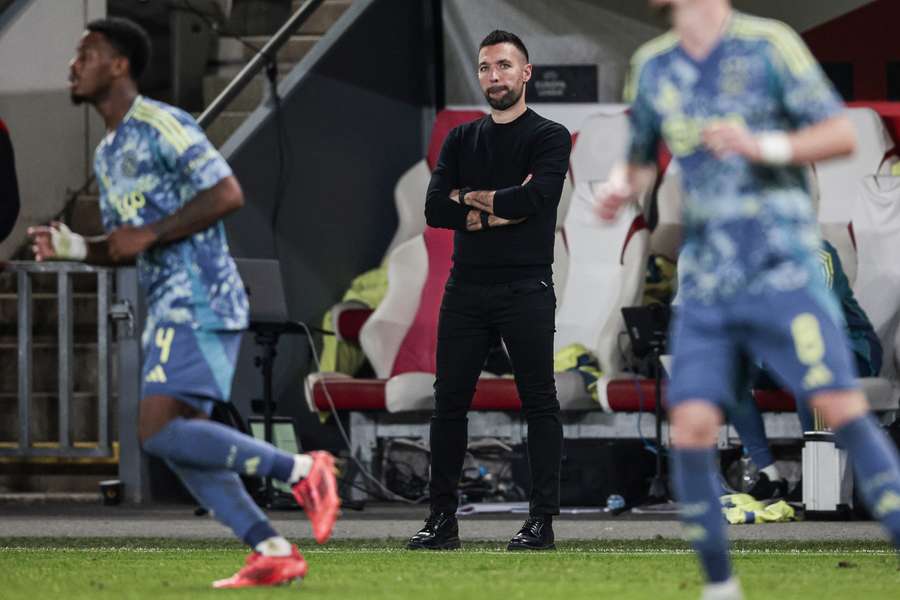 Farioli vindt dat Ajax zich goed heeft geweerd in Praag