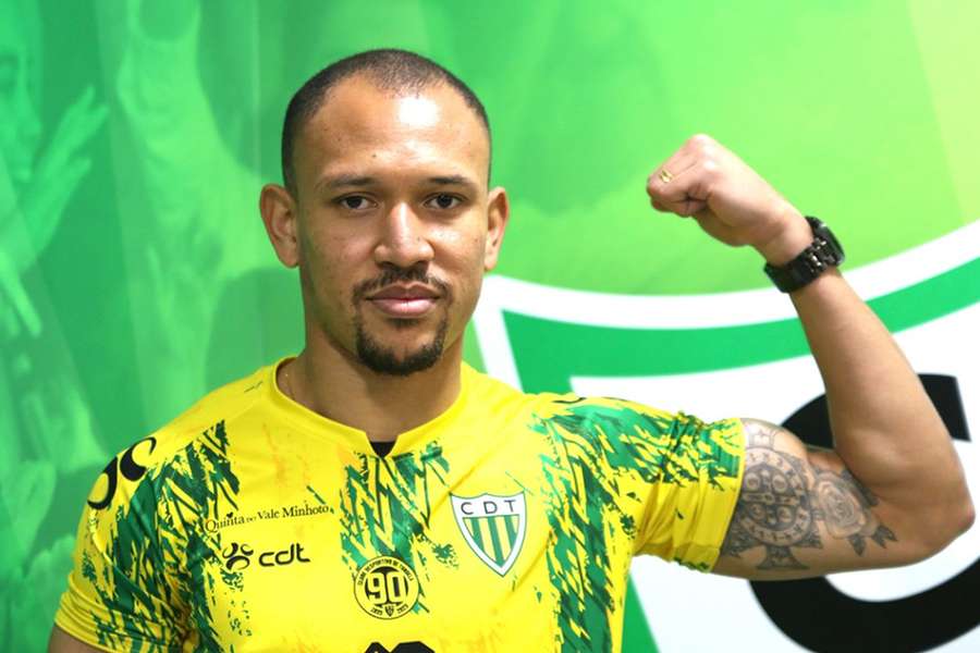 Gustavo França assinou contrato até final da temporada