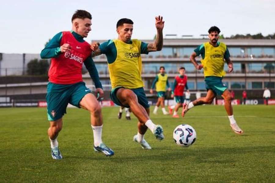 Francisco Conceição e João Cancelo no treino da Seleção Nacional