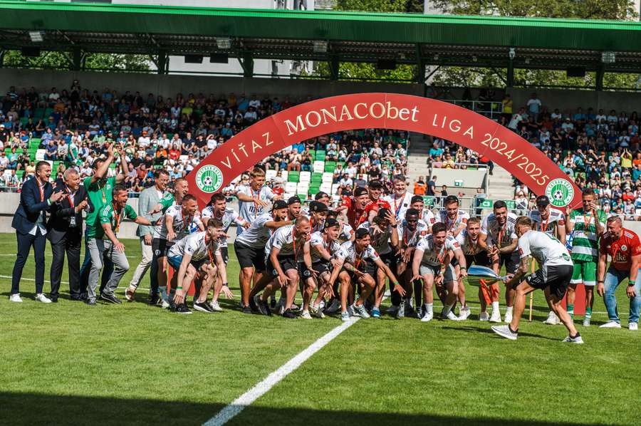 Prešovská radosť z majstrovskej trofeje.