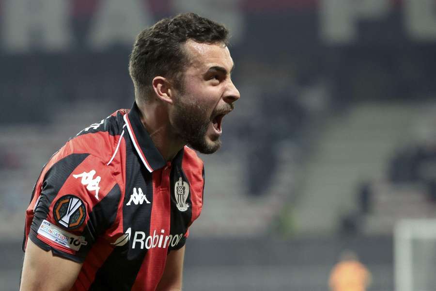Charles Vanhoutte célèbre son but contre Go Ahead Eagles lors de la Ligue Europa (LEU) 2025-26