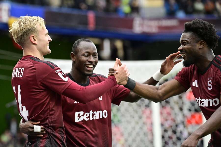 V zahajovací sestavě Sparty proti Slovácku zůstal jediný český hráč.