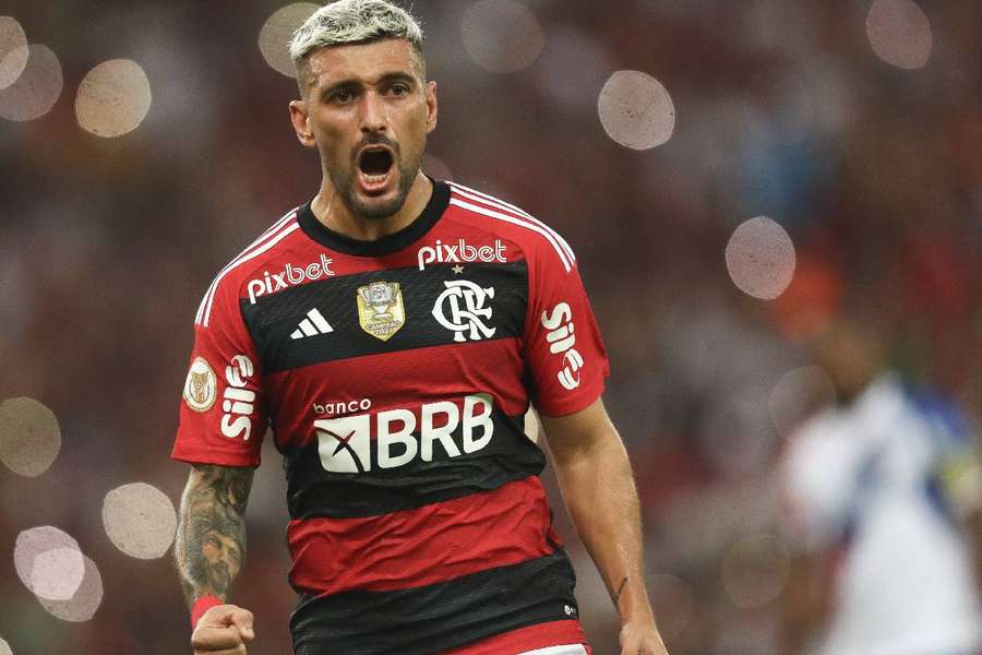 Arrascaeta fez o gol que sacramentou a vitória do Flamengo