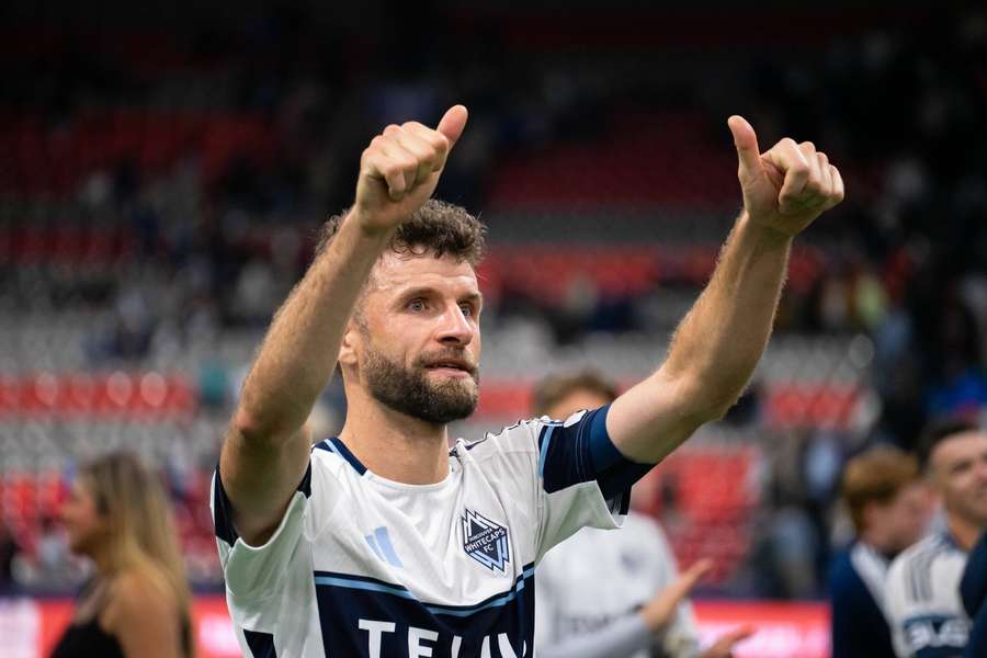 Müller przedłużył umowę z Vancouverem. Müller przedłużył umowę z Vancouverem.