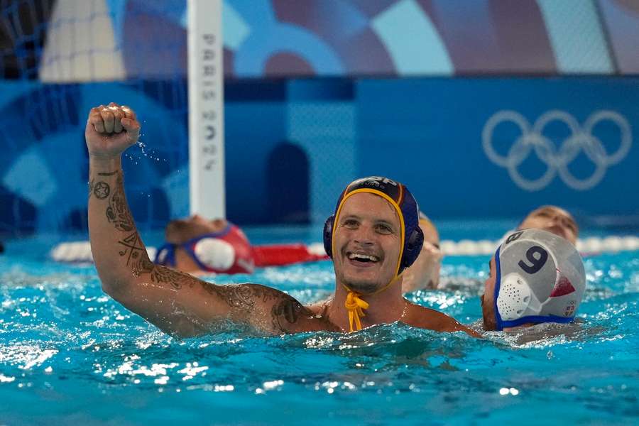 Sergi Cabanas celebra un gol