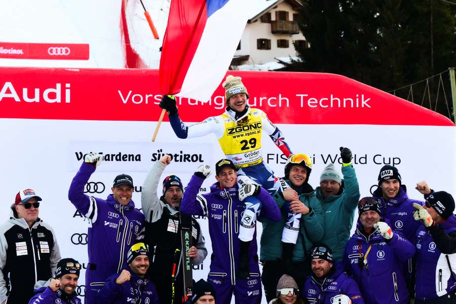 Zabystřan slaví v cíli.