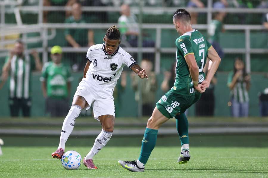 Botafogo goleou a Chapecoense no Brasileirão