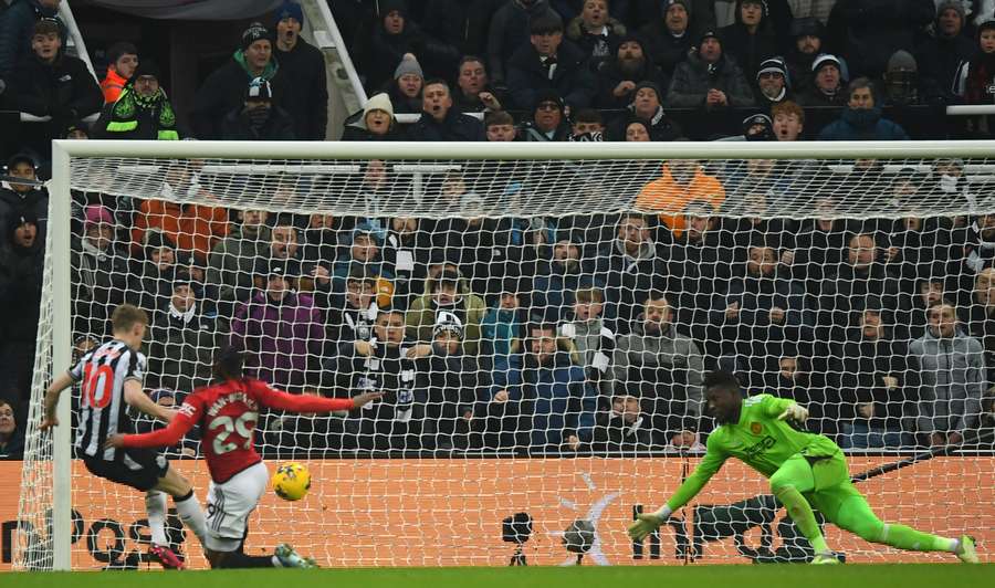 Anthony Gordon scores the opening goal for Newcastle against Man Utd