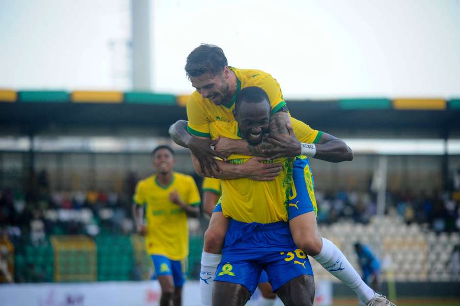 Peter Shalulile and Nuno Santos will hope to inspire Mamelodi Sundowns to victory