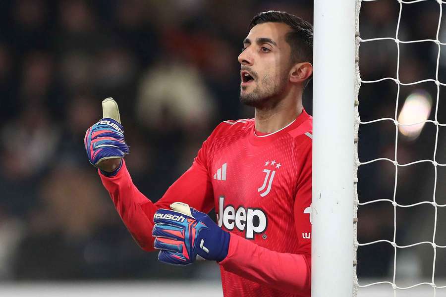 Mattia Perin durante il match di Coppa Italia contro l'Atalanta