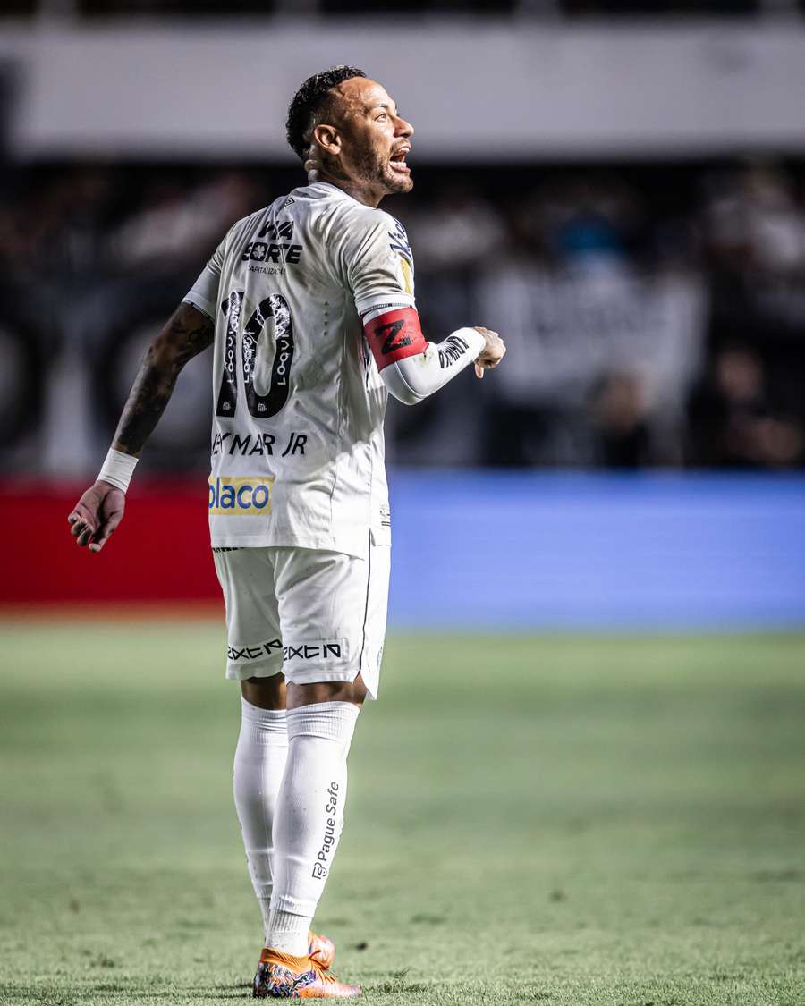 Neymar abriu o placar para o Santos contra o Bragantino