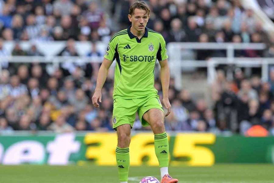 Berge cops Fulham fans backlash as he pleads for full-house against Wolves Berge cops Fulham fans backlash as he pleads for full-house against Wolves
