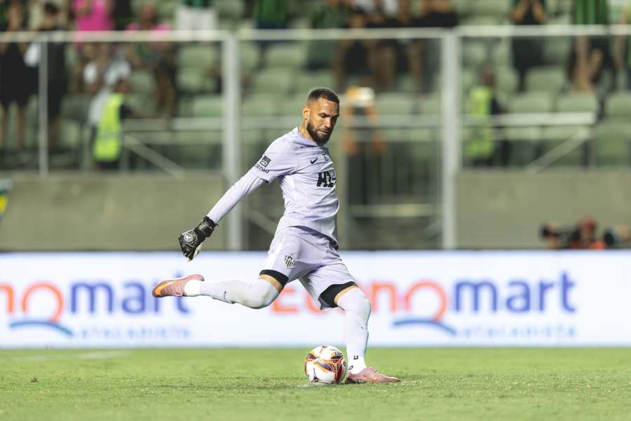 Éverson bateu o penálti decisivo da meia-final Éverson bateu o penálti decisivo da meia-final