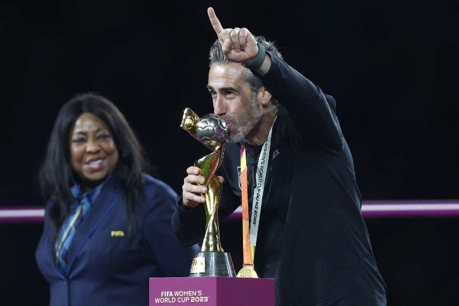 Vilda kissing the World Cup trophy