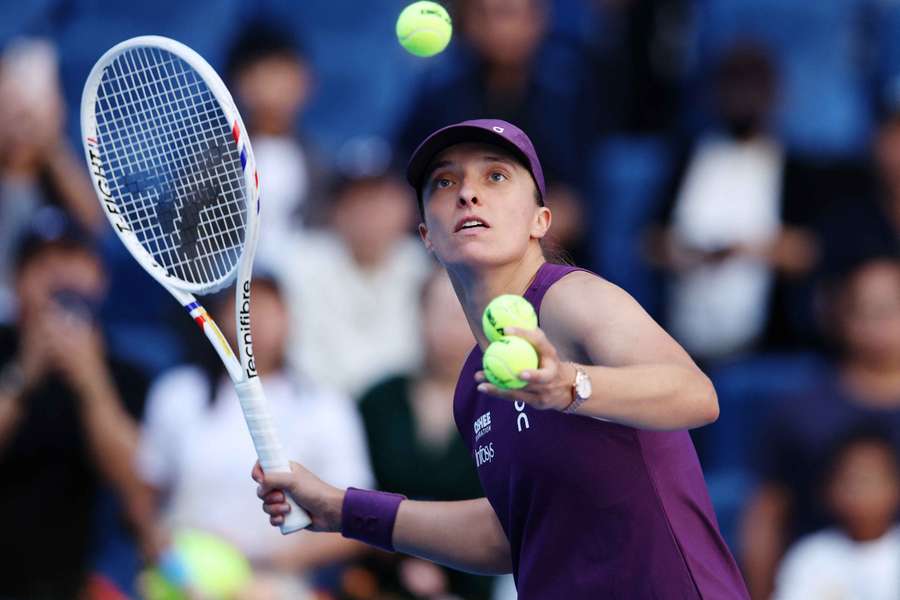 Tenis Flash: Świątek wygrała w dramatycznych okolicznościach, Hurkacz gra o finał Tenis Flash: Świątek wygrała w dramatycznych okolicznościach, Hurkacz gra o finał