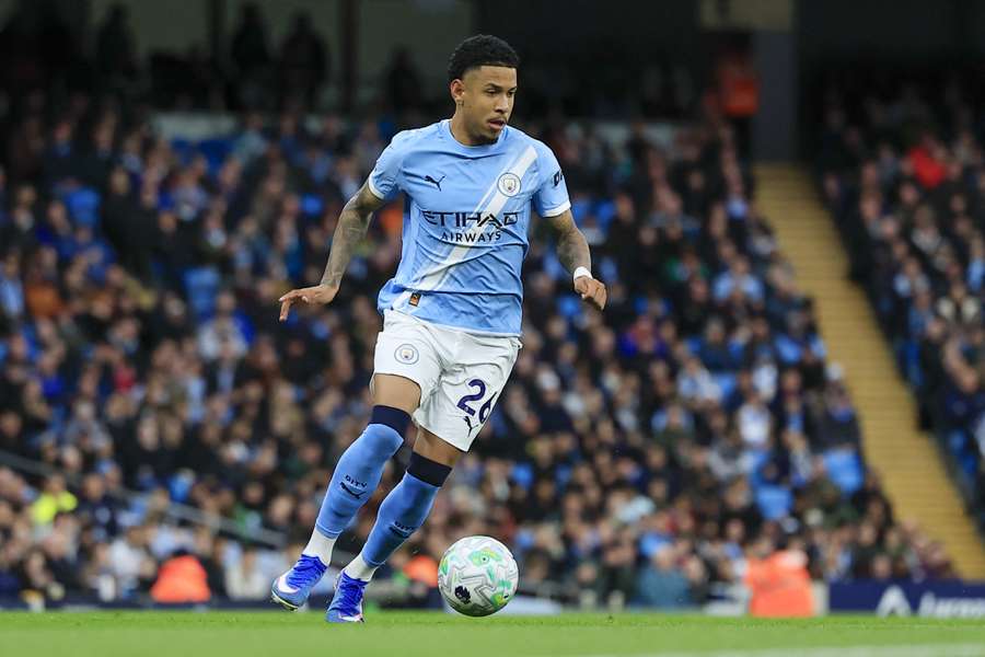 Savinho w barwach Manchesteru City. Savinho w barwach Manchesteru City.
