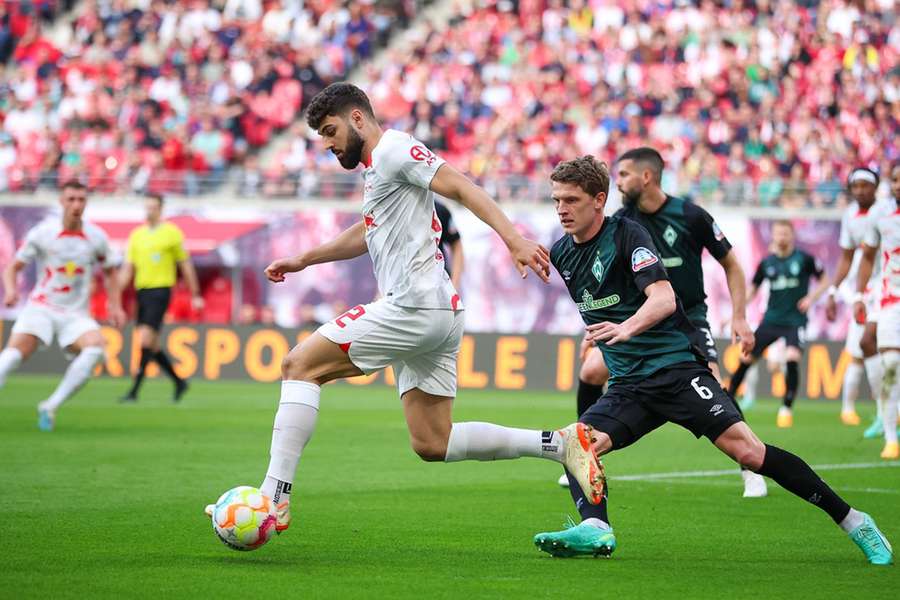 Gvardiol in azione per il Lipsia contro il Werder Brema