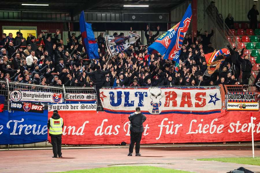 Uerdingen-Fans im Februar beim Gastspiel in Oberhausen.