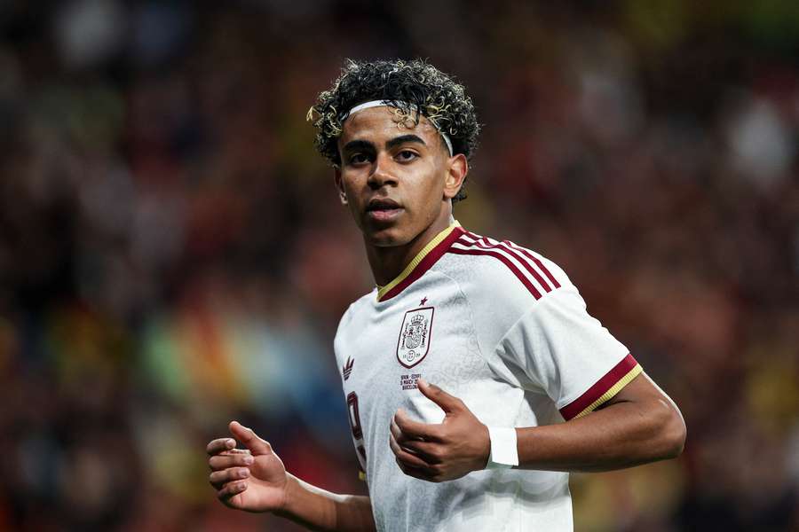 Lamine Yamal verurteilt die rassistischen Gesänge.