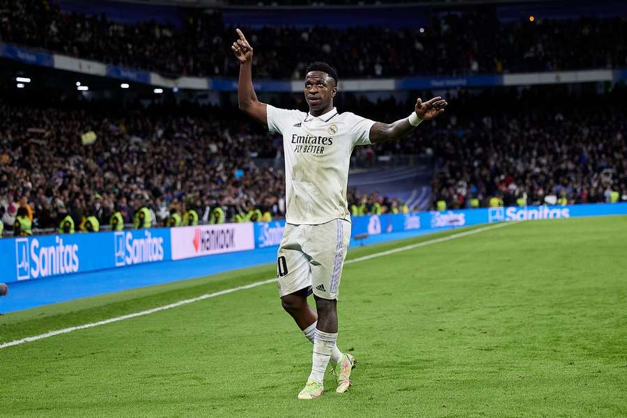 Vinicius Jr viert zijn doelpunt tegen Atlético Madrid op 26 januari