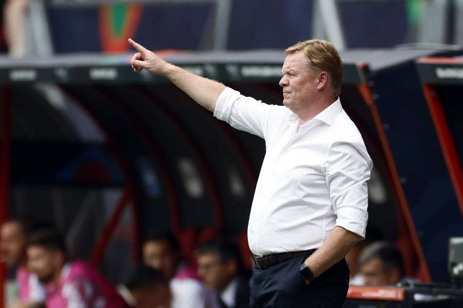 Ronald Koeman geeft aanwijzingen