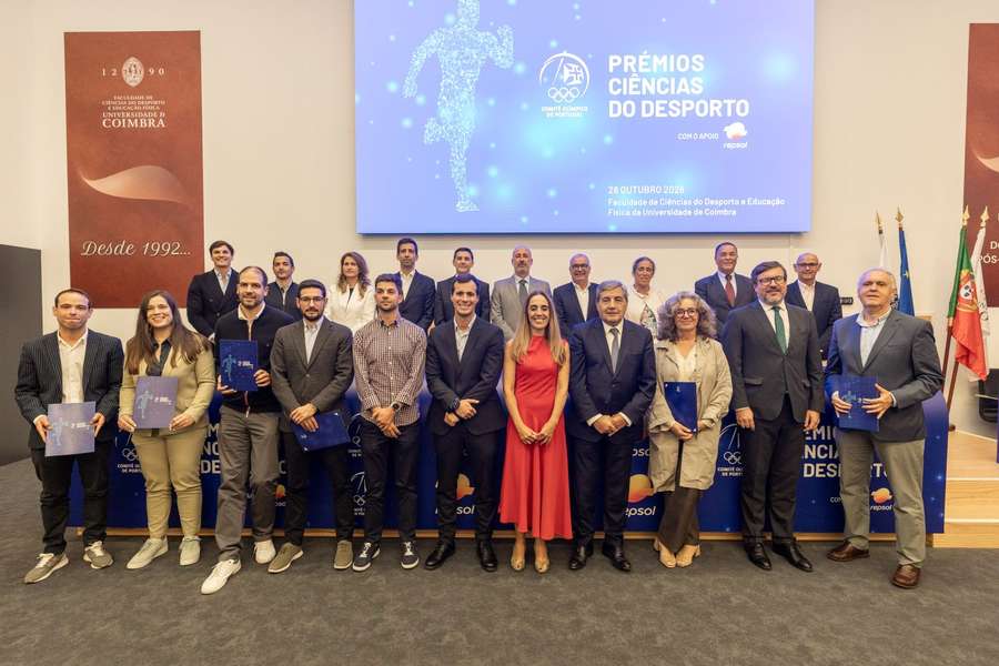 Fernando Gomes com os galardoados dos Prémios Ciência do Desporto Fernando Gomes com os galardoados dos Prémios Ciência do Desporto