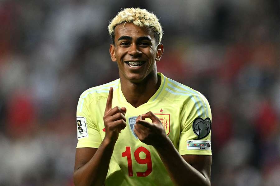 Lamine Yamal celebra un gol