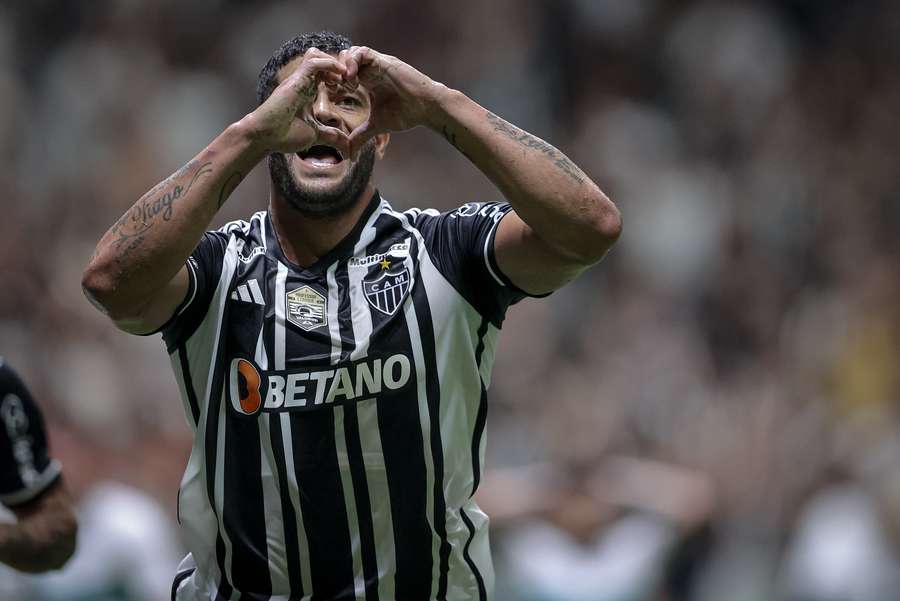 Hulk celebra primeiro gol no novo estádio atleticano