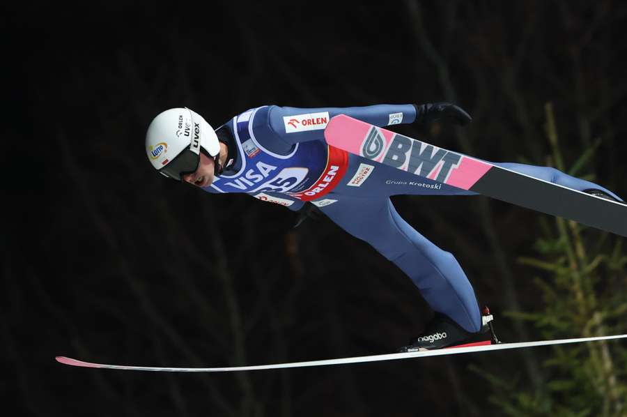 Sześciu Polaków awansowało do niedzielnego konkursu w Klingenthal Sześciu Polaków awansowało do niedzielnego konkursu w Klingenthal