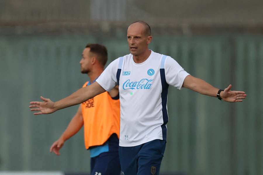 Massimiliano Allegri durante l'allenamento del Napoli