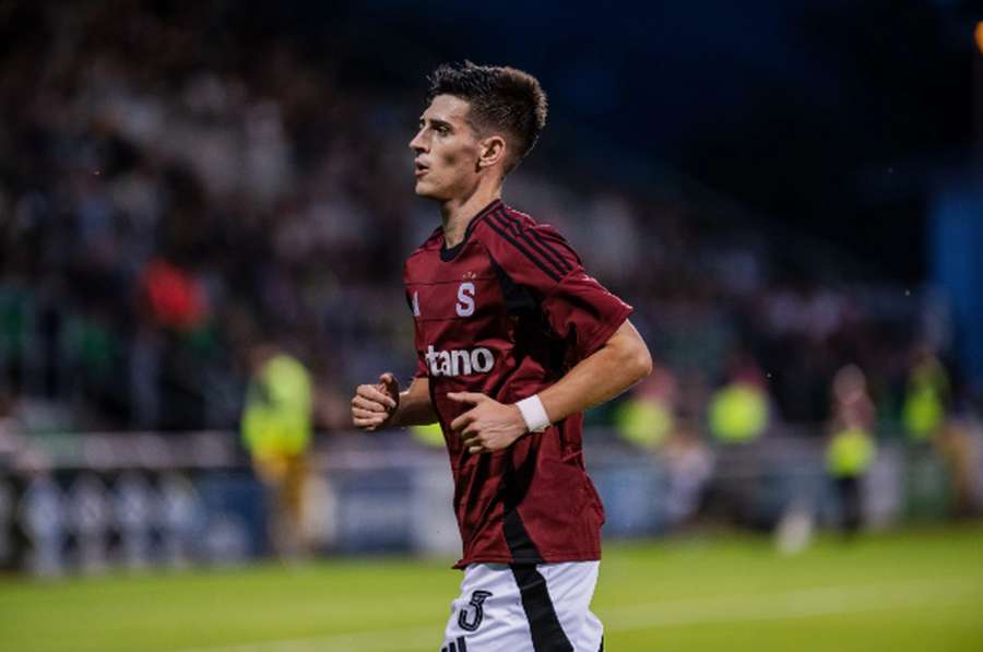 Imanol García de Albéniz odchází ze Sparty na roční hostování do celku FC Andorra.