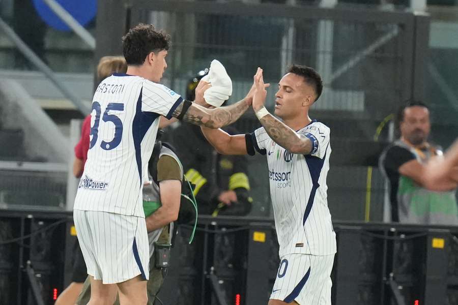 Inter w hicie zremisował z AS Rzym. Inter w hicie zremisował z AS Rzym.