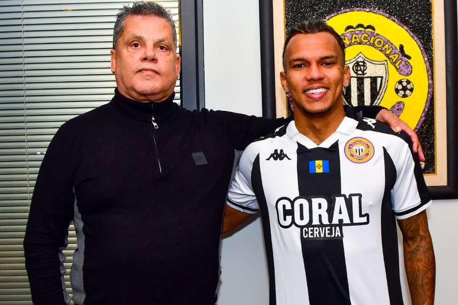 Gabriel Veron com as cores do Nacional