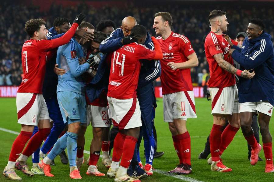 Nuno Espírito Santo festeja com os seus jogadores