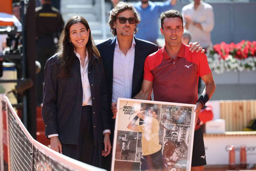 Bautista es homenajeado en Madrid junto a Garbiñe y Feliciano