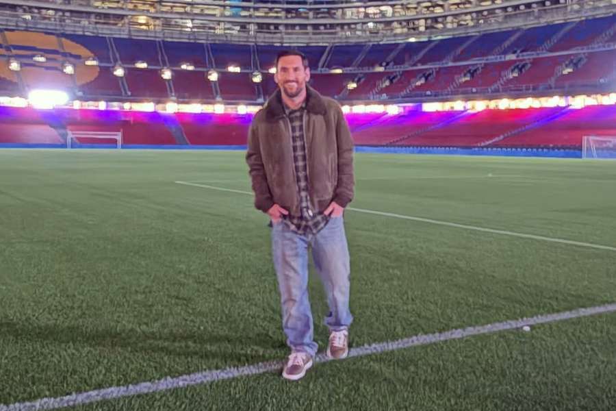 Lionel Messi počas nedávnej návštevy nového Camp Nou. Lionel Messi počas nedávnej návštevy nového Camp Nou.