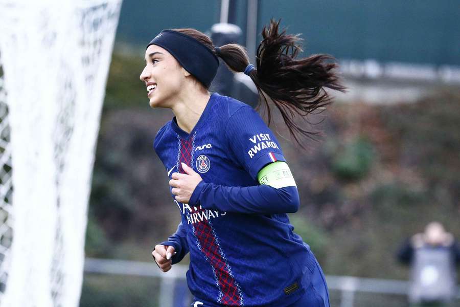 Le PSG enchaîne en Première Ligue après une victoire polémique à Saint-Etienne Le PSG enchaîne en Première Ligue après une victoire polémique à Saint-Etienne