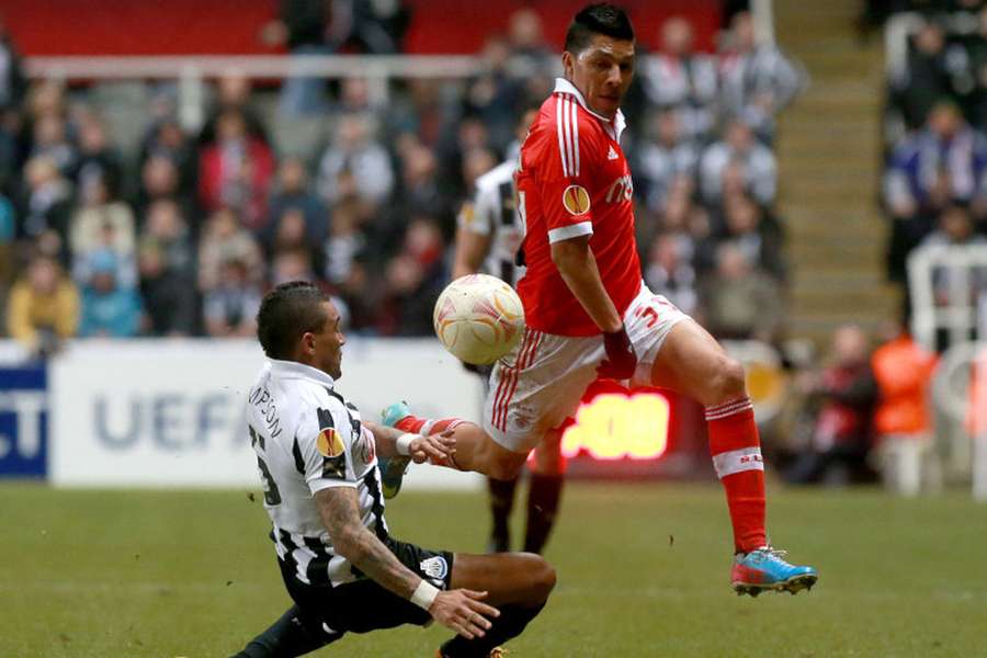 Enzo Pérez na visita do Benfica a St. James' Park Enzo Pérez na visita do Benfica a St. James' Park