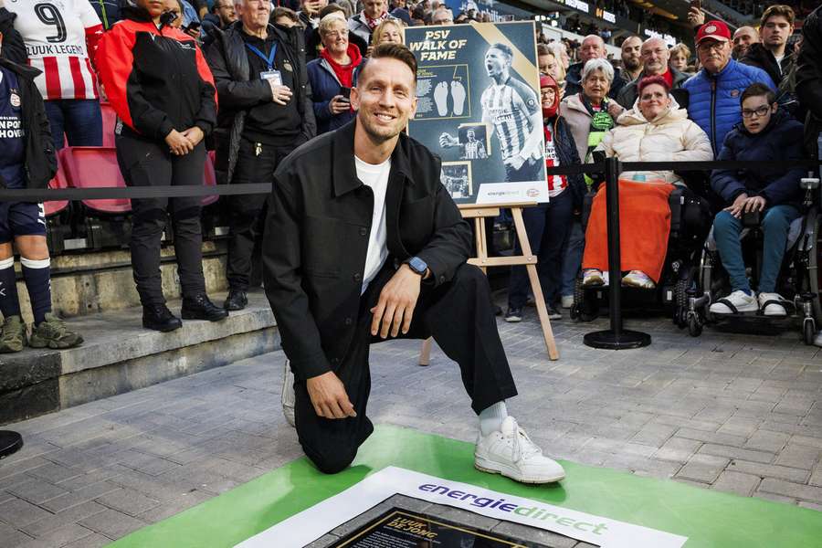 Luuk de Jong homenageado pelo PSV