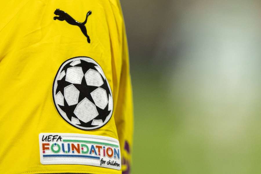 Camisola do Dortmund com o logótipo da Puma